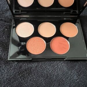 Morphe eyeshadow palette